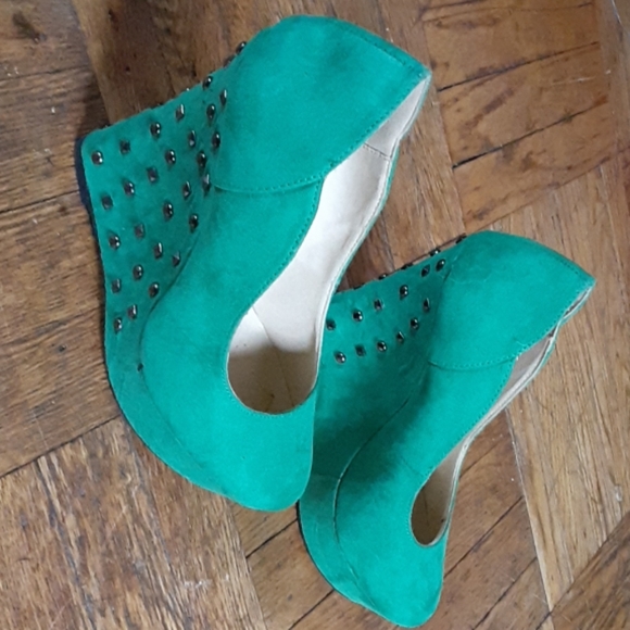 Shoes - Picture 3 of 5